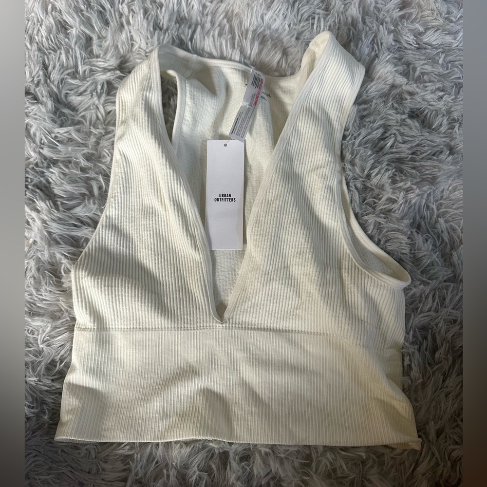 Urban Outfitters Out From Under Hailey Seamless Plunge Bra Top